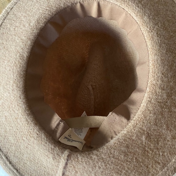 Round hat - Picture 2 of 2